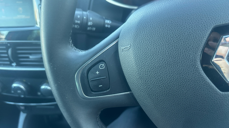 Renault Clio 0.9 TCE 90 Iconic 5dr Petrol Hatchback